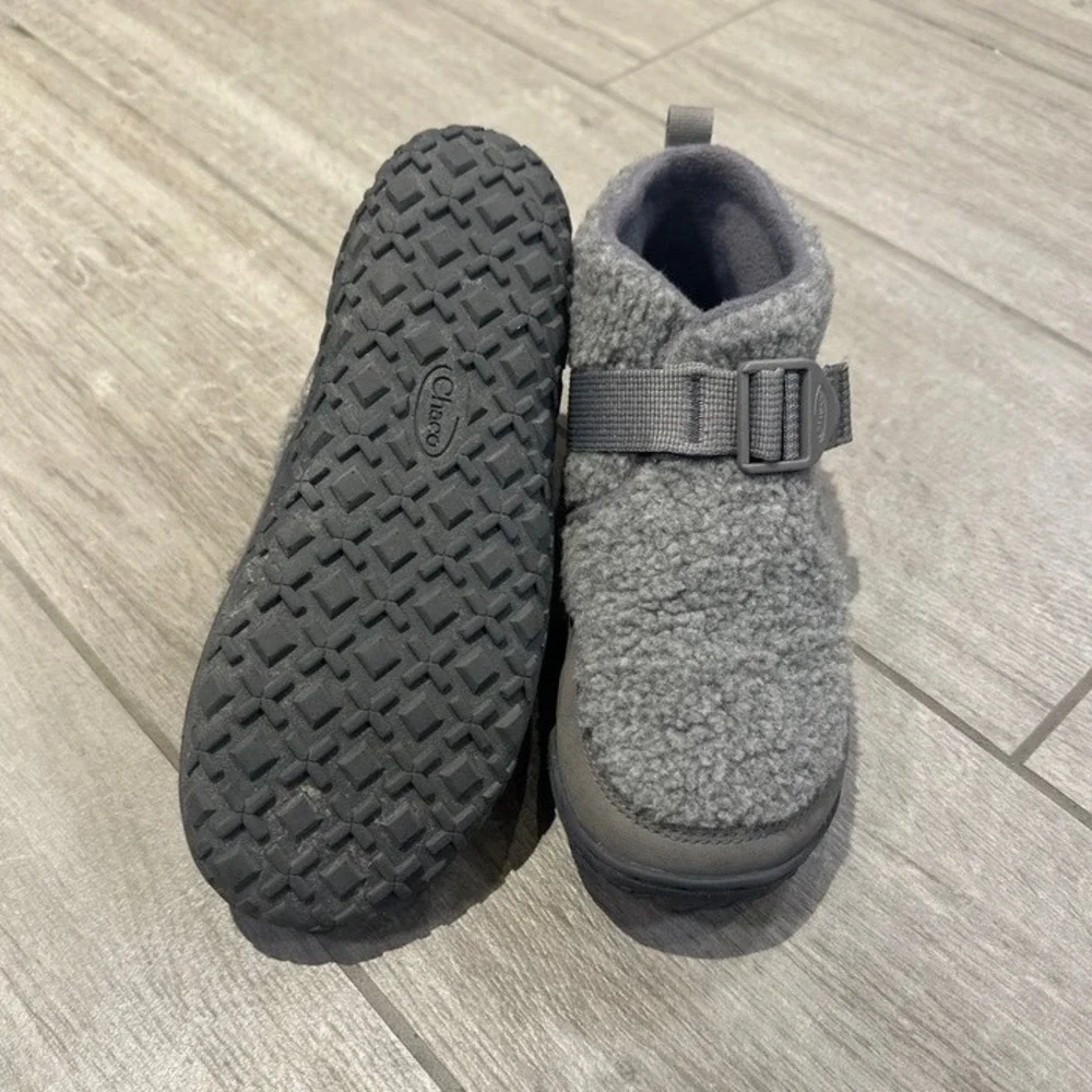 Chaco Kids 5.5 Women 7.5 Ramble Puff Linear Gray‎ Fleece Booties Gorpcore Cozy